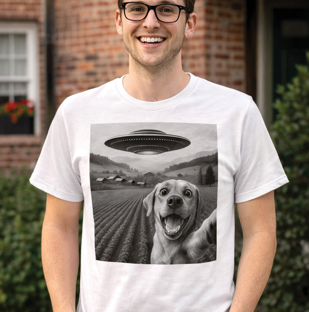 Funny UFO Dog Alien Abduction Selfie Unisex T-Shirt